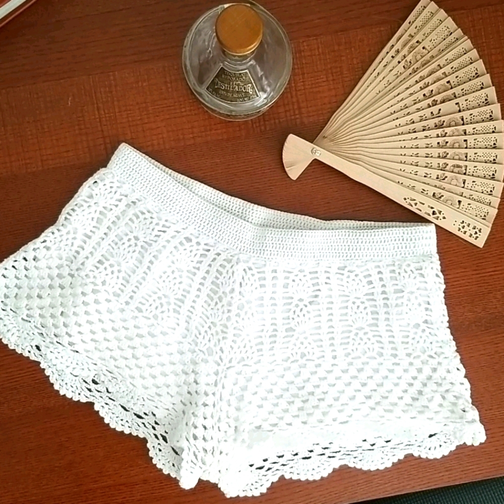 White summer mini shorts